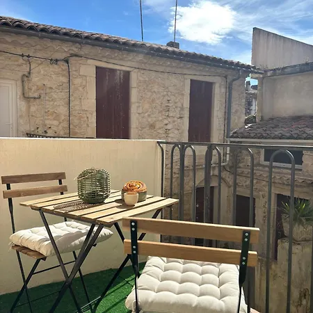 Terrasse - Clim - Arenes A Pied - 4 Pers Appartement