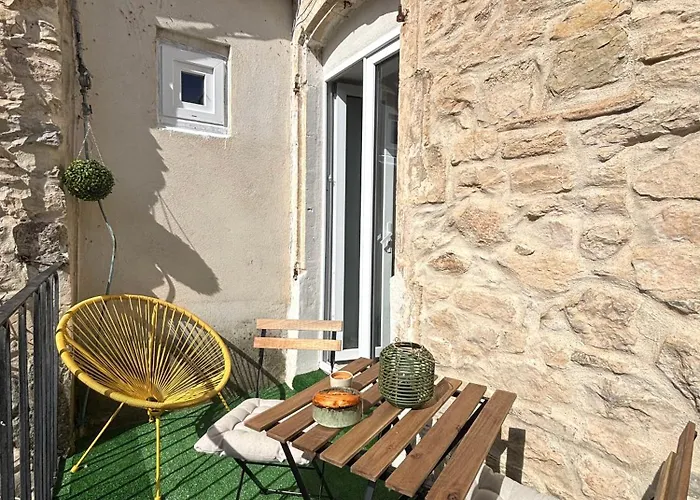 Apartament L'ecrin - Spacieux, Terrasse & Centre A Pied Nîmes
